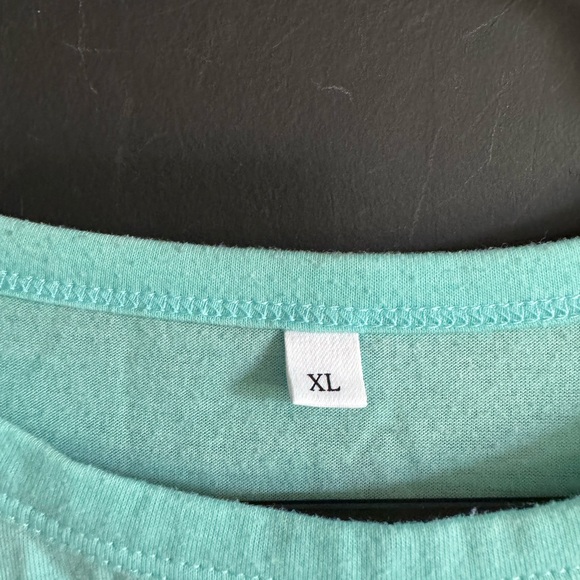 🎄Mint Green XL T-Shirt - Picture 2 of 3